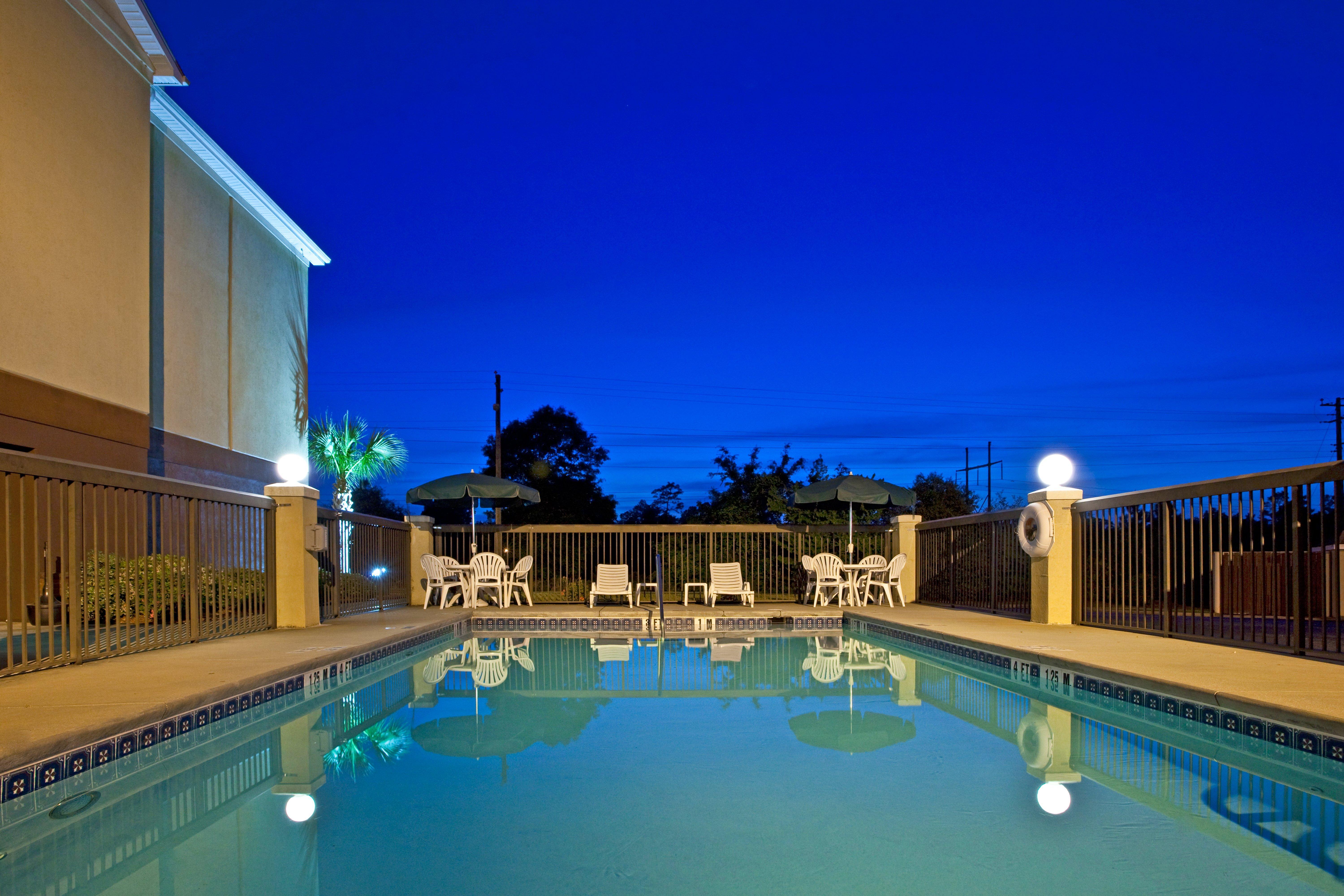 Holiday Inn Express & Suites Milton East I-10 By Ihg Eksteriør bilde