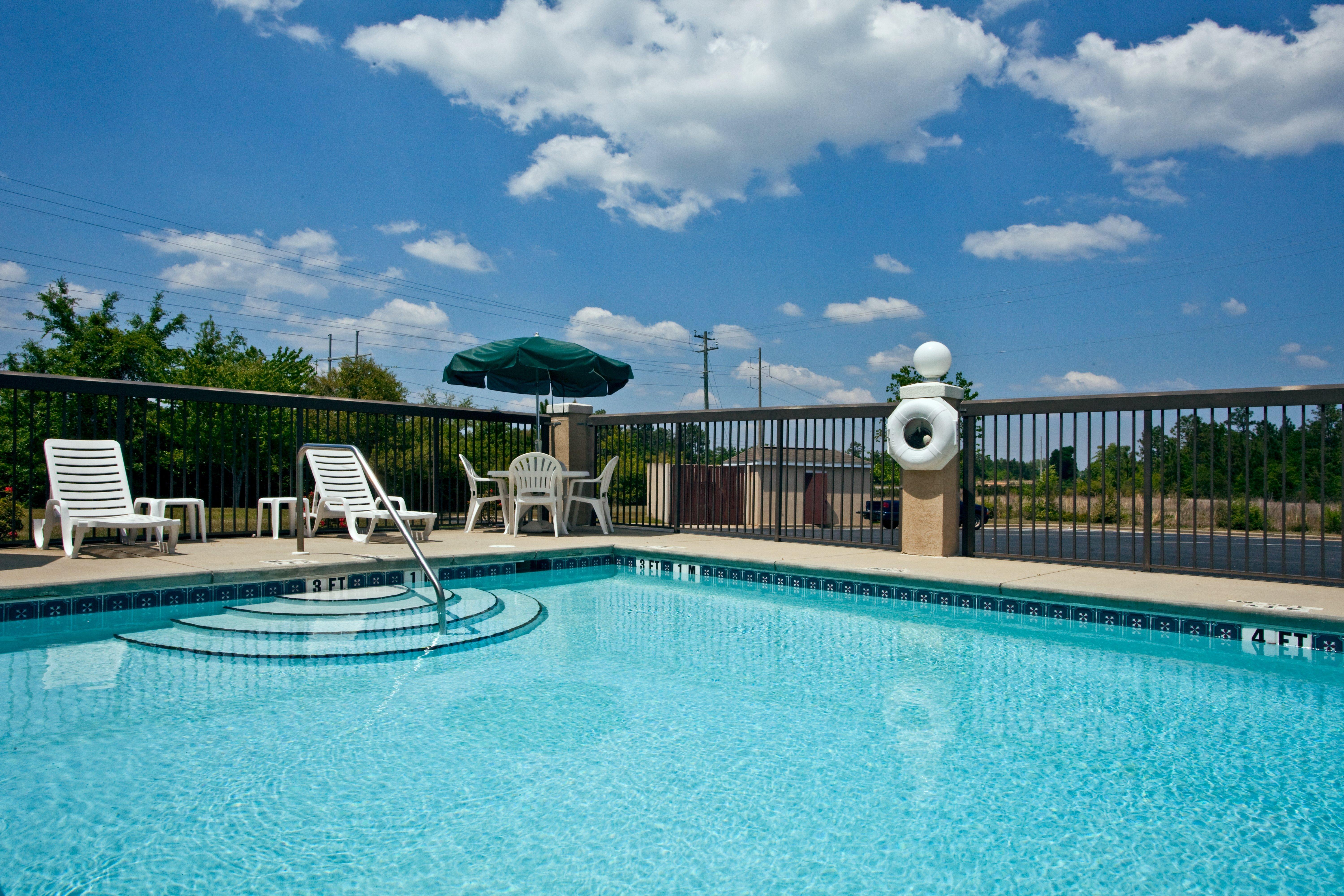 Holiday Inn Express & Suites Milton East I-10 By Ihg Eksteriør bilde