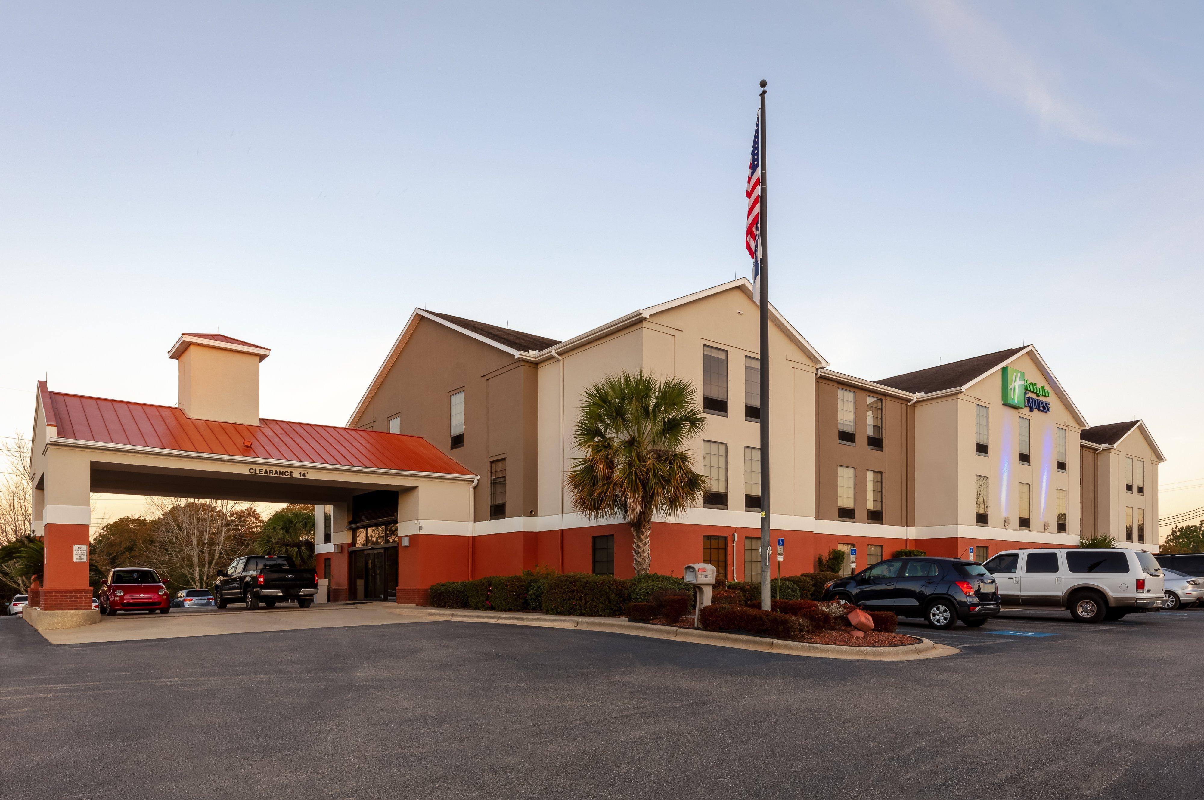 Holiday Inn Express & Suites Milton East I-10 By Ihg Eksteriør bilde